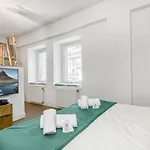 Homey Forest - Hypercentre - Proche Gare Et Tram - Wifi & Netflix